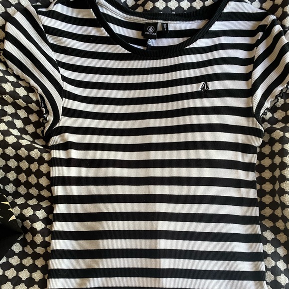Volcom Striped Tee! - Picture 3 of 5